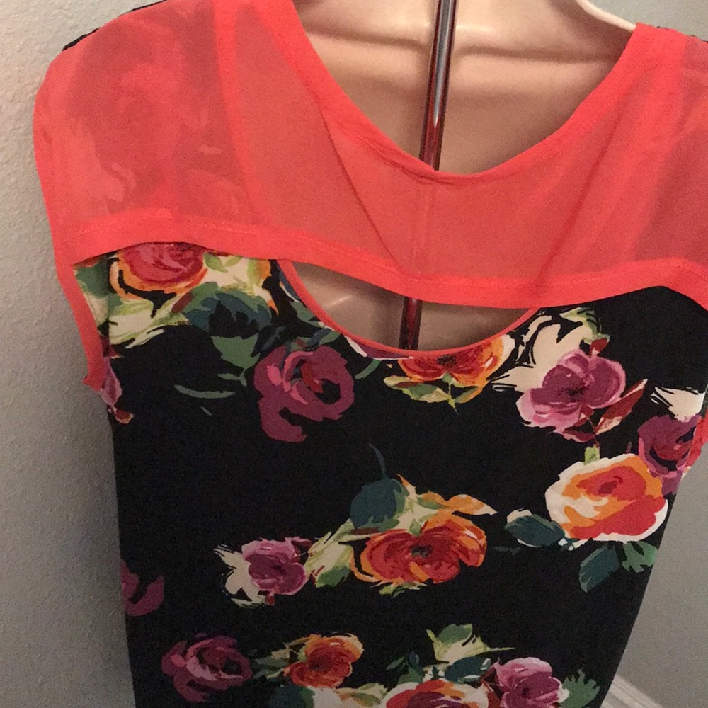 Floral blouse - Picture 3 of 3